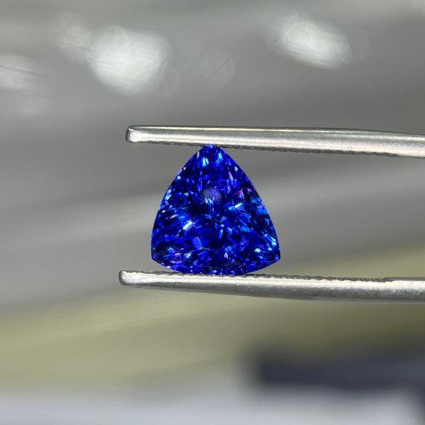 4.05 cts. Tanzanite Trillion, AAA Quality